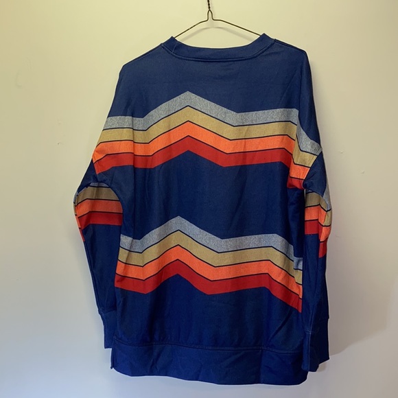 Men’s Striped Pullover - Picture 2 of 3
